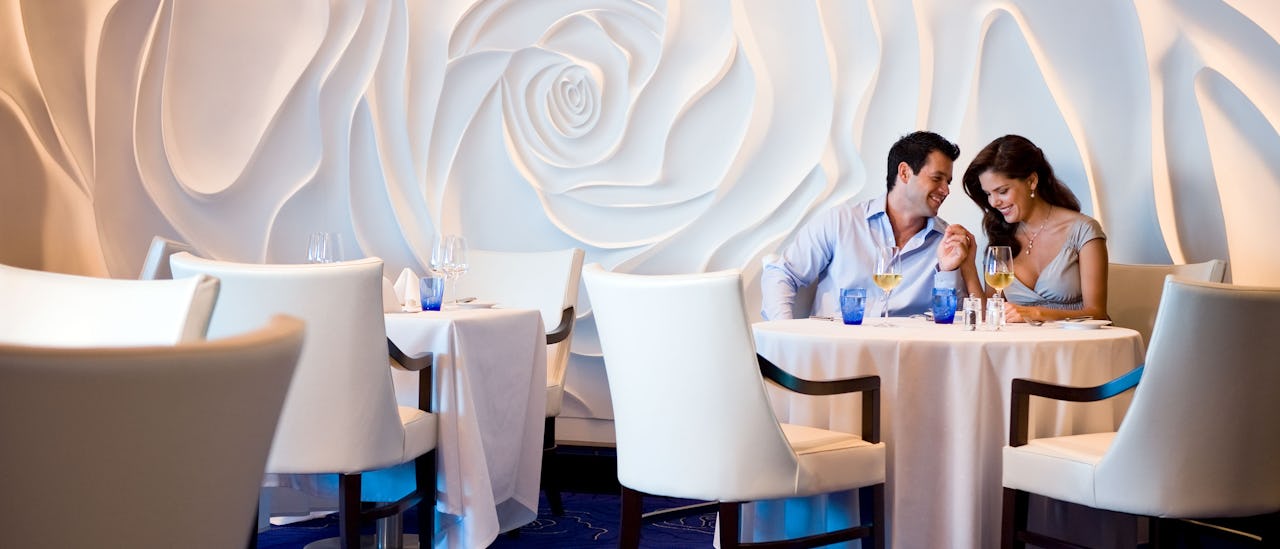 Restaurant Blu is exclusief voor gasten van de Aquaclass-passagiershut. Restaurant Blu serveert gezonde gastronomische gerechten.